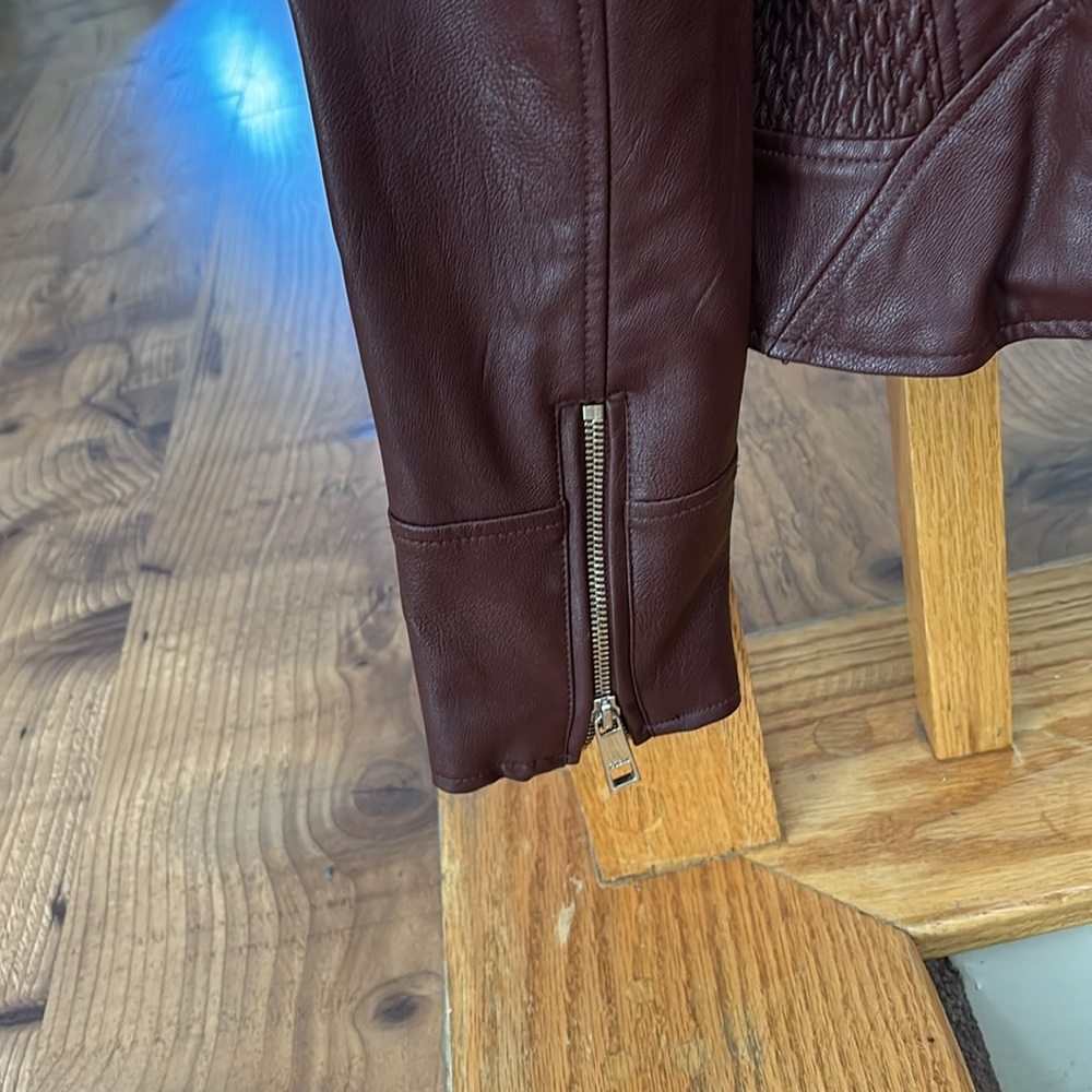 New without Tags Guess leather jacket - Picture 5 of 6